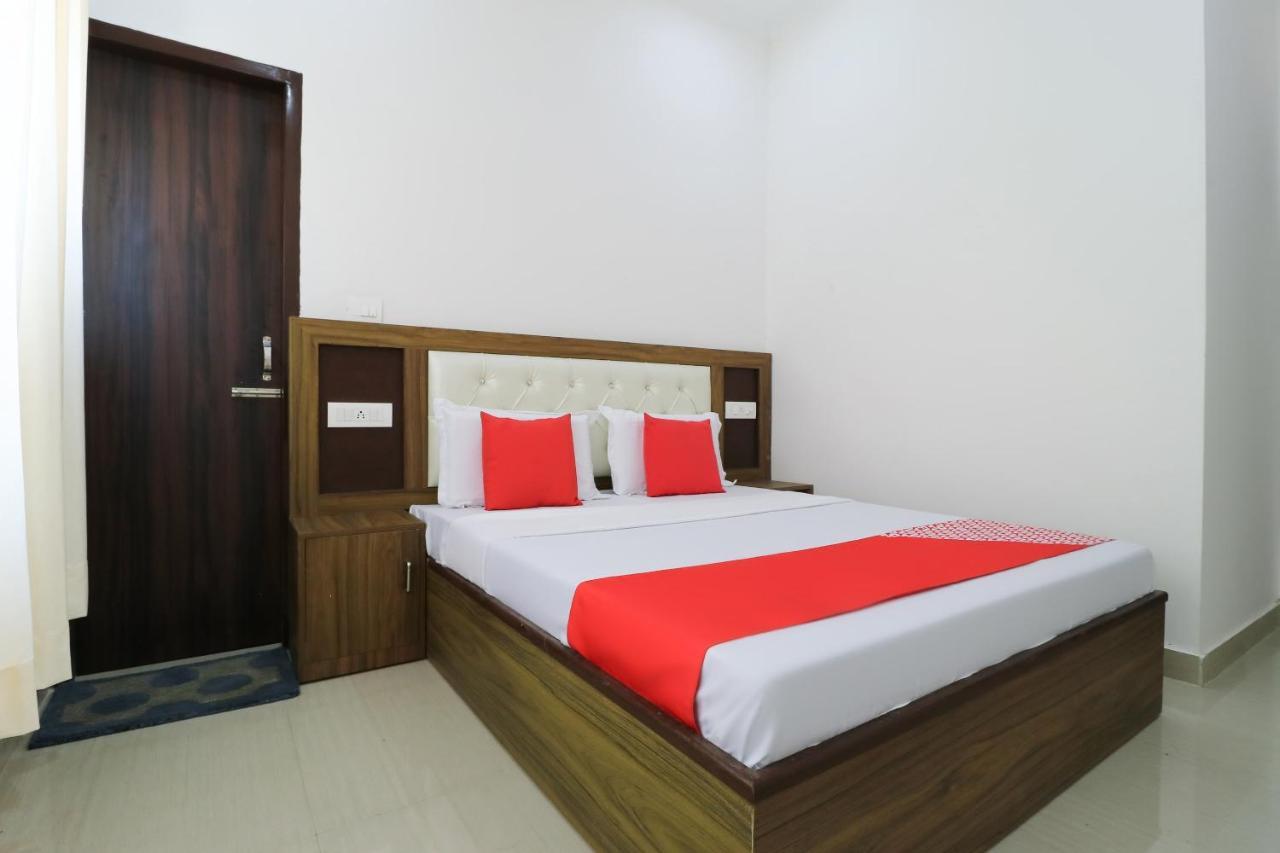 Oyo 64004 Hotel Kartar Zirakpur Dış mekan fotoğraf